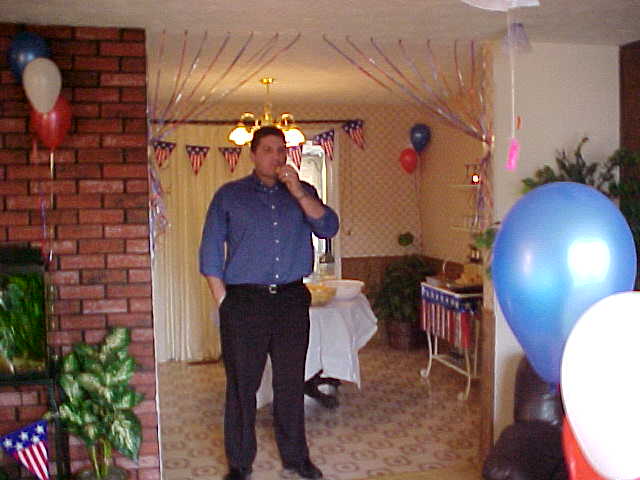 home-leave-pics02.jpg 
640 x 480 JPEG-compressed image 
(35,761 bytes)