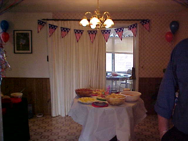 home-leave-pics05.jpg 
640 x 480 JPEG-compressed image 
(28,934 bytes)